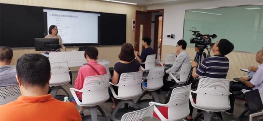 教育技術(shù)中心 以信息技術(shù)服務教學，構(gòu)建高效教育信息服務體系